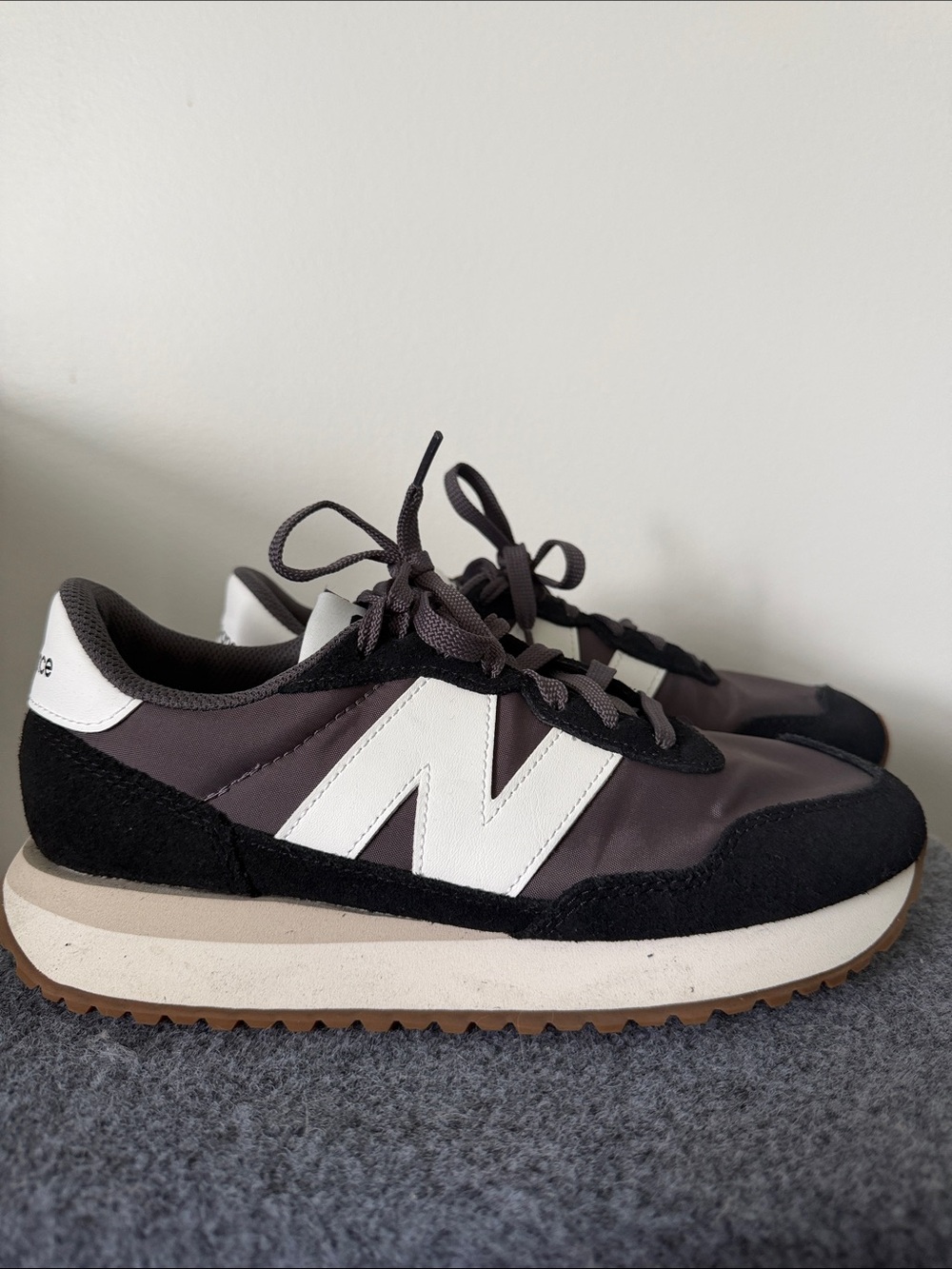 New Balance 237 Women’s Retro Sneakers